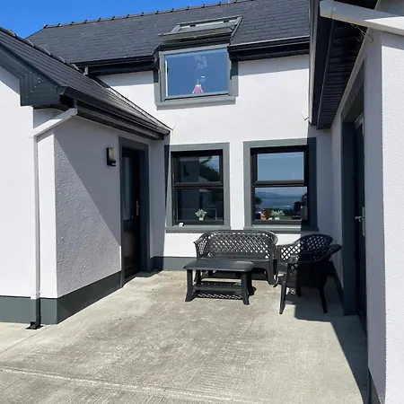 펜션 Maries House Doohoma Head Peaceful Luxury Coastal Retreat Sea Achill Views Wild Atlantic Way Erris Mayo Ireland Sleeps 10 *