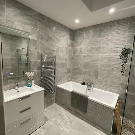 펜션 Maries House Doohoma Head Peaceful Luxury Coastal Retreat Sea Achill Views Wild Atlantic Way Erris Mayo Ireland Sleeps 10 *