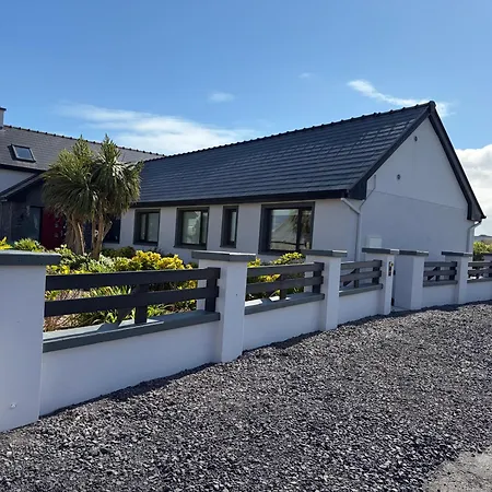 Maries House Doohoma Head Peaceful Luxury Coastal Retreat Sea Achill Views Wild Atlantic Way Erris Mayo Ireland Sleeps 10 펜션 Doohooma