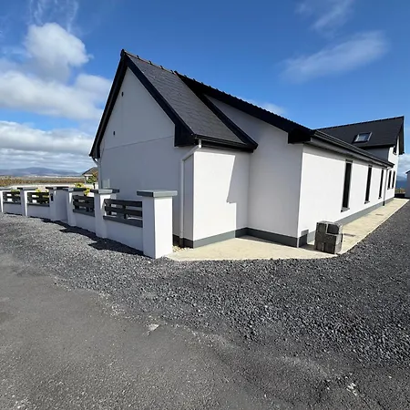 Maries House Doohoma Head Peaceful Luxury Coastal Retreat Sea Achill Views Wild Atlantic Way Erris Mayo Ireland Sleeps 10 펜션 Doohooma